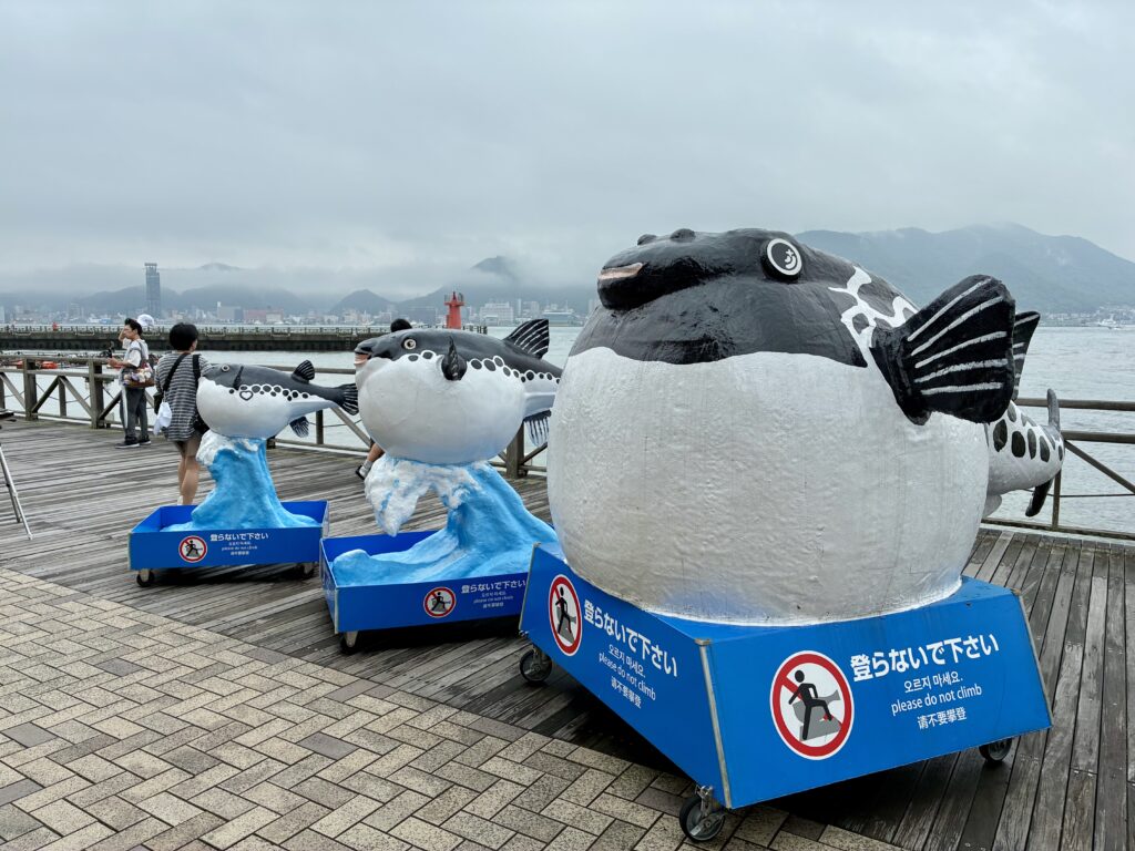 カモンワーフ付近のフグのモニュメント