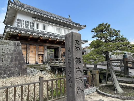 鶴丸城跡