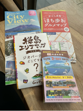 CUTE購入時に付いてくるマップなどを写した写真