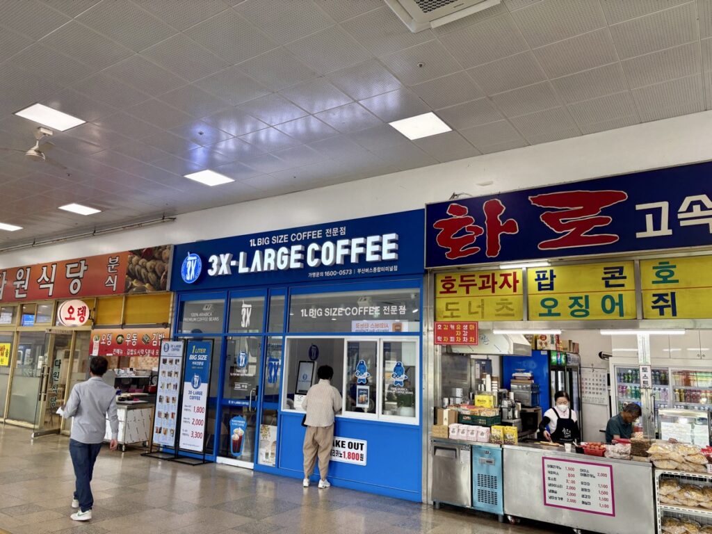 ターミナル内の飲食店の写真