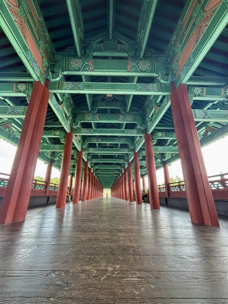 月精橋の内部を写した写真