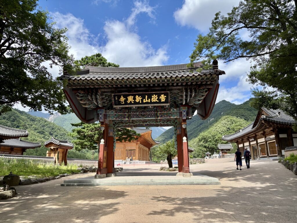 お寺の門