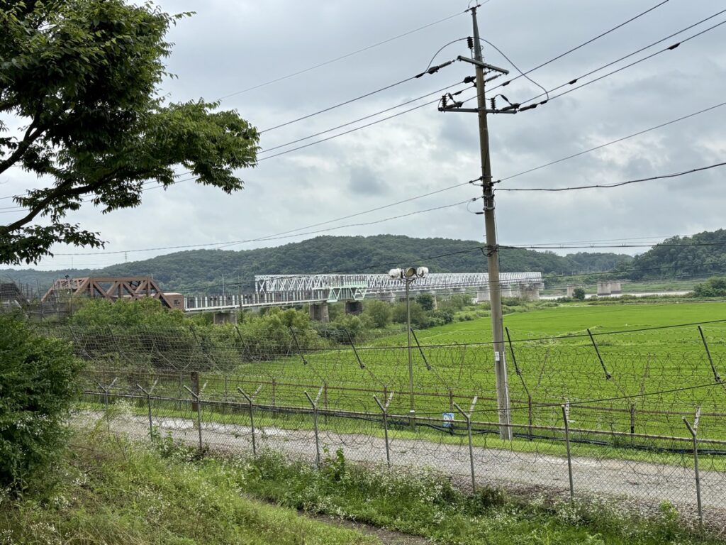 臨津江鉄橋